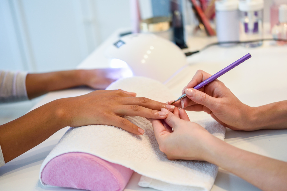 Imagem relacionada a manicure e pedicure